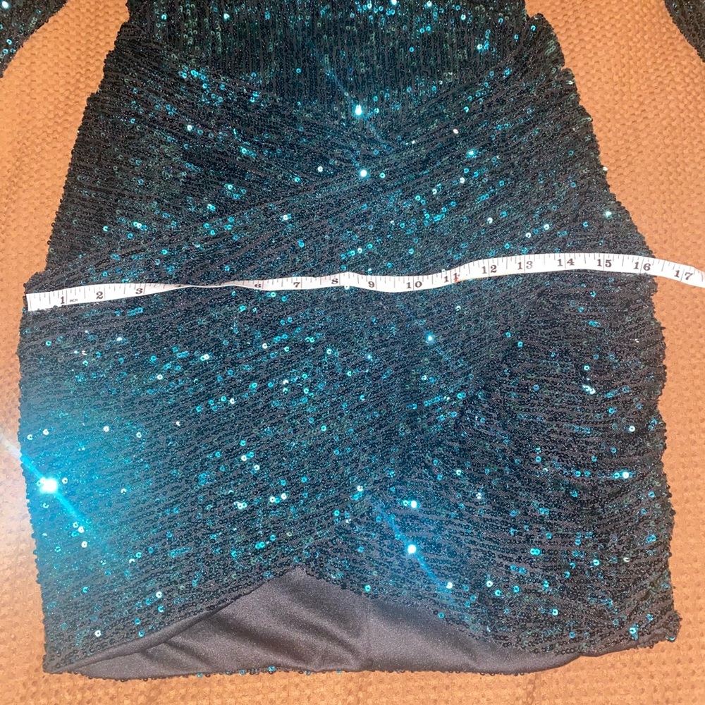 Sweetheart Sequin Puff Sleeve Dress - Picture 5 of 6